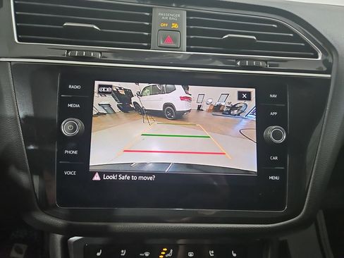 Certified 2024 Volkswagen Tiguan SEL R-Line AWD/4WD image 21