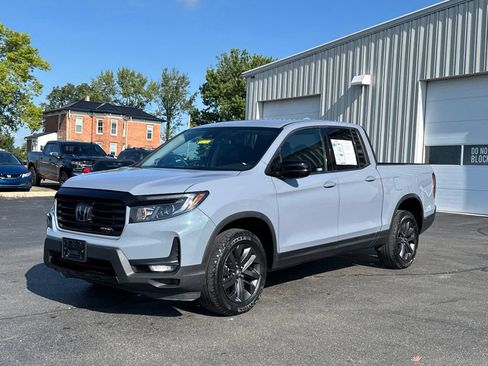 Used 2023 Honda Ridgeline Sport image 3