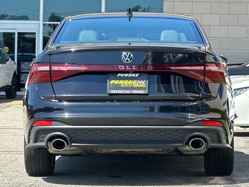 Used 2025 Volkswagen Jetta GLI Autobahn FWD image 5