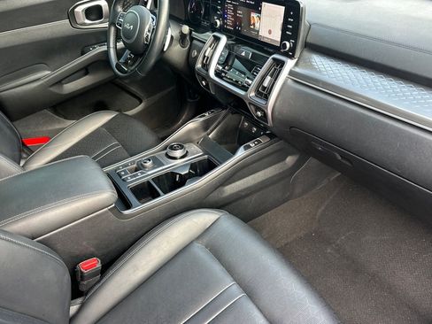 Used 2024 Kia Sorento EX w/ Panoramic Sunroof Package AWD/4WD image 20