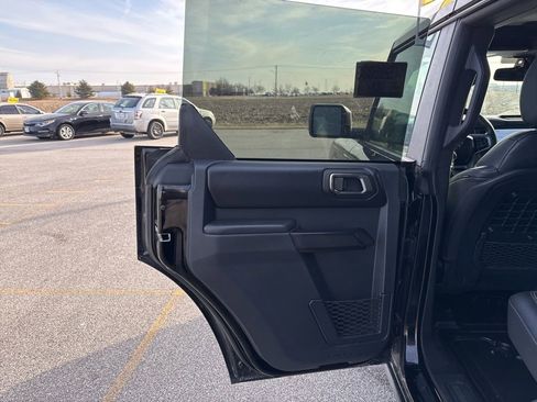 Used 2025 Ford Bronco Badlands image 24