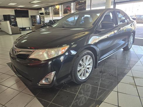 Used 2012 Toyota Camry XLE w/ Leather Pkg image 1