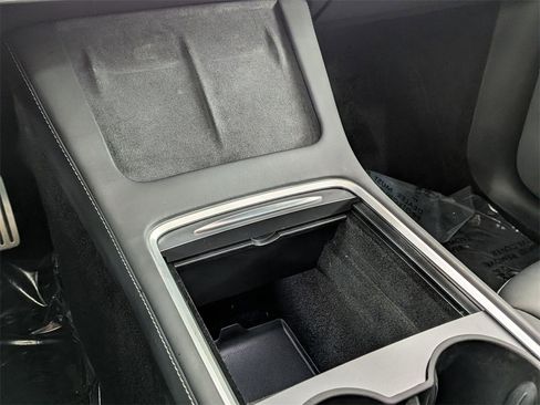 Used 2022 Tesla Model Y Performance image 24