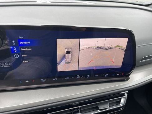 New 2026 Chevrolet Traverse LT w/ Sun and Wheel Package image 21