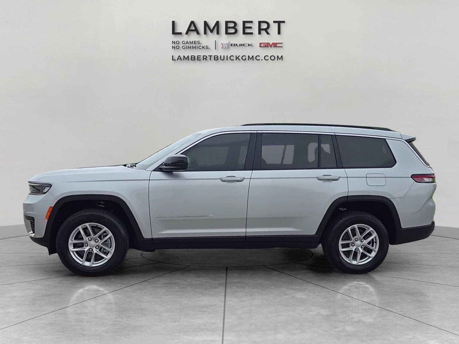 Used 2025 Jeep Grand Cherokee L Laredo w/ Luxury Tech Group I AWD/4WD image 2