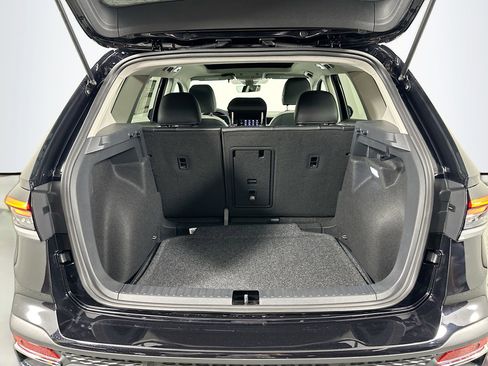 New 2025 Volkswagen Taos SE image 25