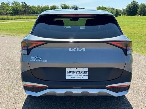 Used 2024 Kia Sportage EX FWD image 5
