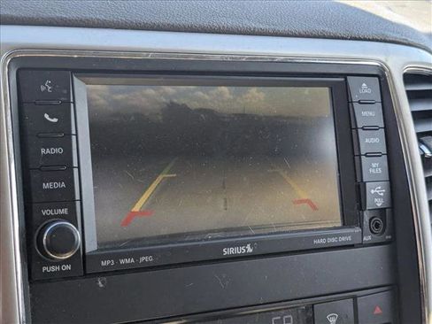 Used 2011 Jeep Grand Cherokee Laredo image 25