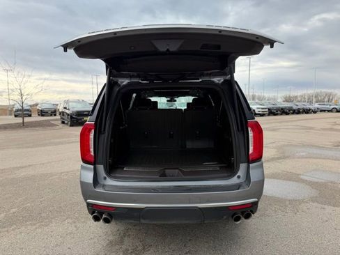 Used 2021 GMC Yukon XL Denali image 14