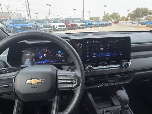 Used 2024 Chevrolet Colorado W/T image 8