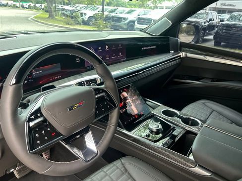 Certified 2026 Cadillac Escalade V w/ LPO, ONYX Package AWD/4WD image 9