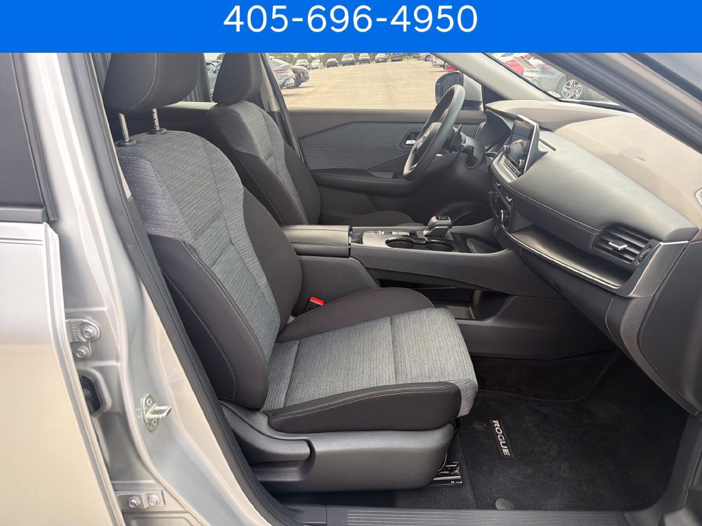Used 2023 Nissan Rogue SV FWD image 34
