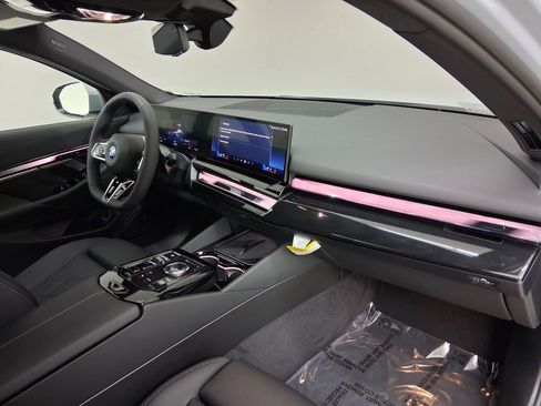 New 2026 BMW i5 eDrive40 w/ M Sport Package RWD image 30