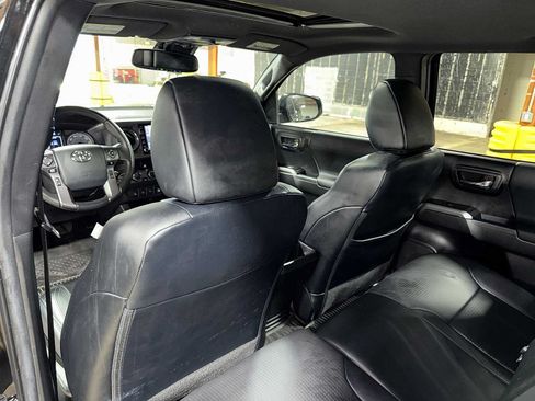 Used 2023 Toyota Tacoma TRD Off-Road w/ TRD Premium Off Road Package AWD/4WD image 30