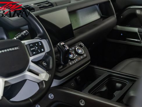 Used 2024 Land Rover Defender 110 SE image 27