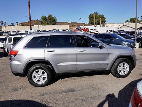 Used 2016 Jeep Grand Cherokee Laredo w/ Quick Order Package 23E image 9