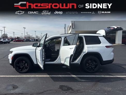 Used 2021 Jeep Grand Cherokee L Altitude image 22