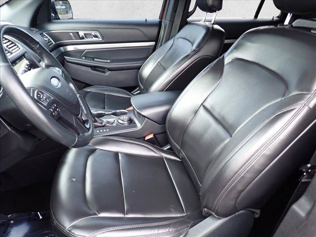 Used 2019 Ford Explorer XLT w/ Equipment Group 202A AWD/4WD image 13