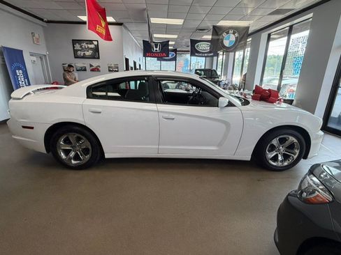 Used 2014 Dodge Charger SE w/ Sport Appearance Group RWD image 11