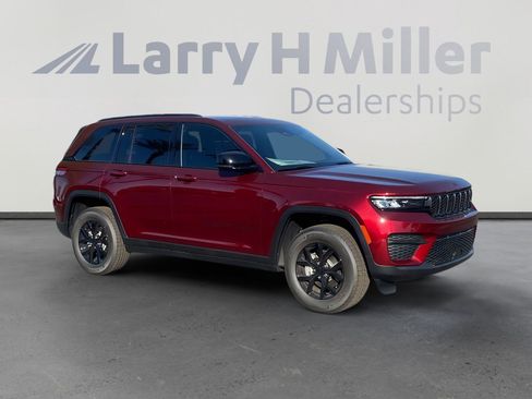 New 2025 Jeep Grand Cherokee Laredo RWD image 7