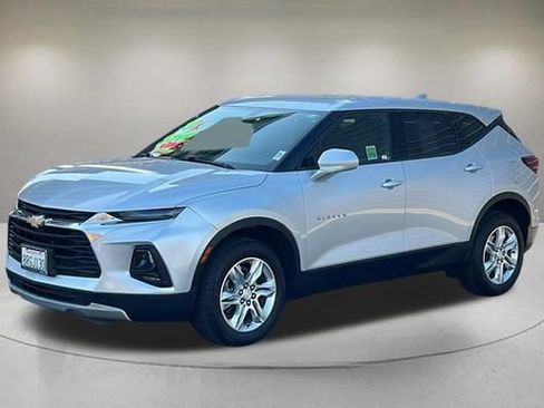 Used 2020 Chevrolet Blazer LT FWD image 2