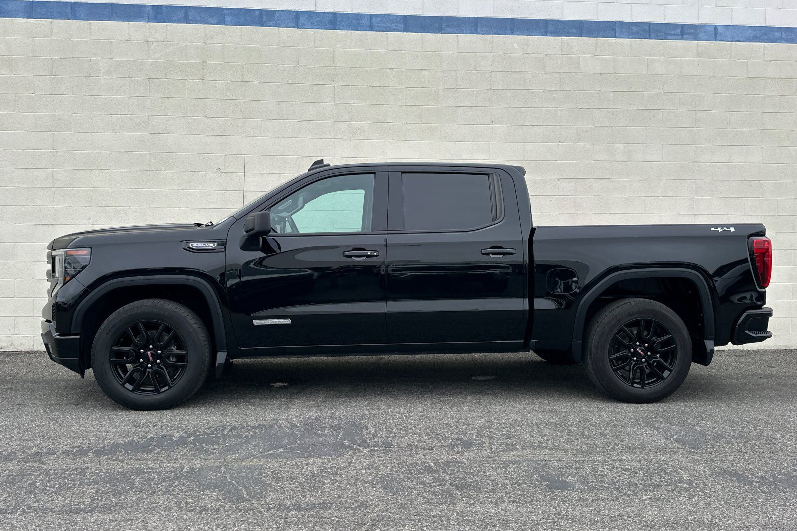 Used 2023 GMC Sierra 1500 Elevation AWD/4WD image 7