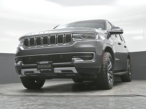 Used 2022 Jeep Wagoneer Series III w/ Flexible Seating Group AWD/4WD image 22