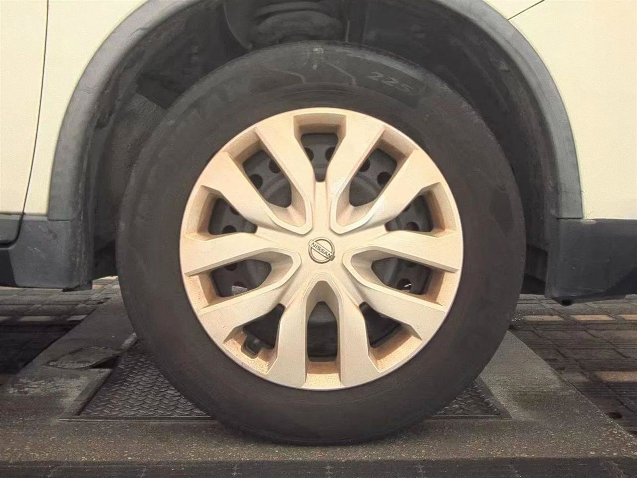 Used 2020 Nissan Rogue S AWD/4WD image 10