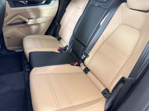 New 2026 Porsche Cayenne AWD/4WD image 23