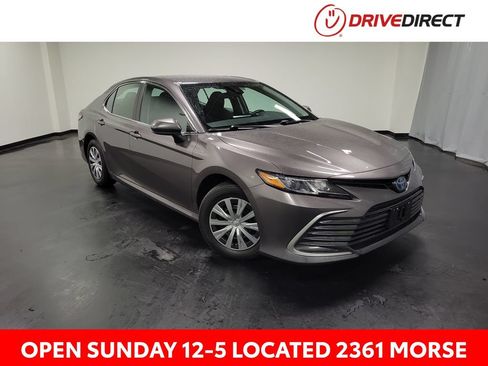 Used 2022 Toyota Camry LE FWD image 1