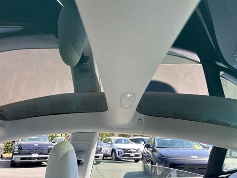 Used 2023 Tesla Model 3 Standard Range RWD image 6