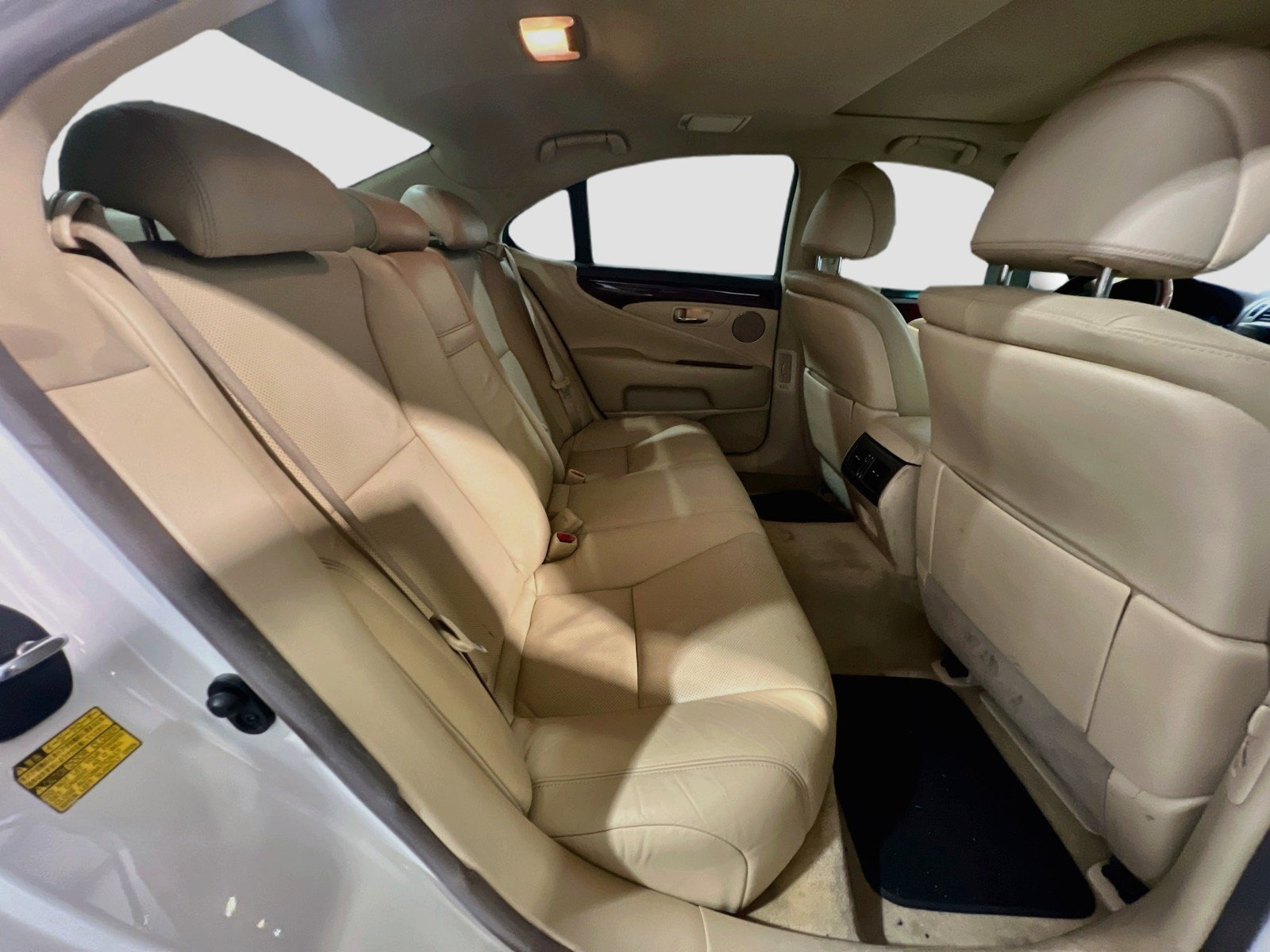Used 2010 Lexus LS 460 AWD w/ Comfort Pkg image 21