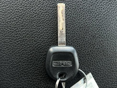 Used 2020 GMC Canyon SLE w/ Elevation Edition RWD image 22