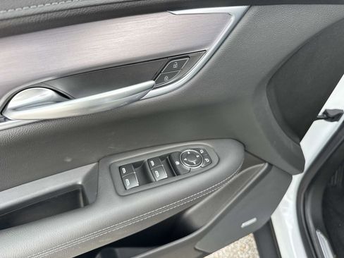 New 2026 Cadillac XT5 Luxury image 19