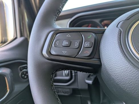 New 2026 Jeep Gladiator Mojave w/ Technology Group AWD/4WD image 27