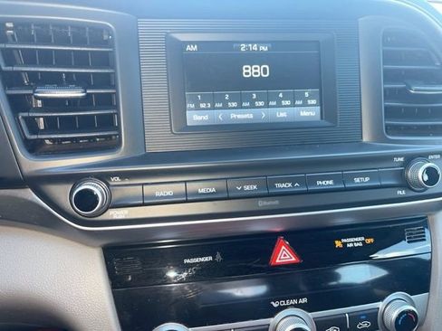 Used 2020 Hyundai Elantra SE w/ Cargo Package (C1) image 4