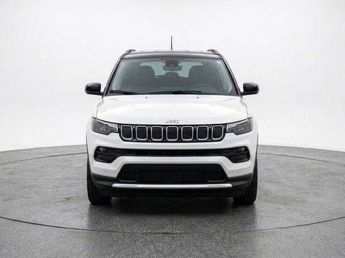 Used 2025 Jeep Compass Limited image 2
