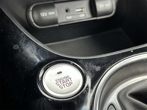 Used 2017 Kia Soul + image 27