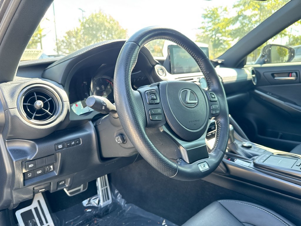 Used 2025 Lexus IS 500 RWD image 20