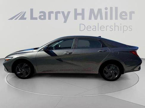 New 2026 Hyundai Elantra SEL Sport Premium FWD image 3