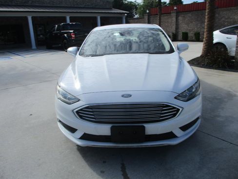 Used 2018 Ford Fusion SE image 25