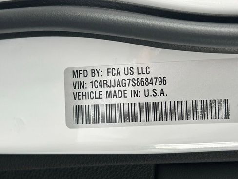 Used 2025 Jeep Grand Cherokee L Laredo image 54