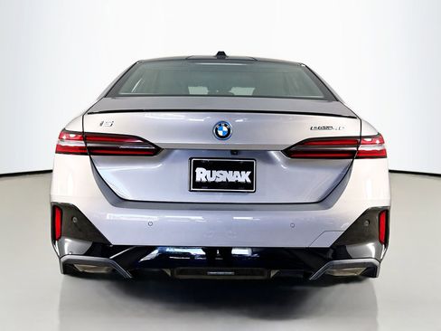 Used 2024 BMW i5 eDrive40i w/ Executive Package image 6