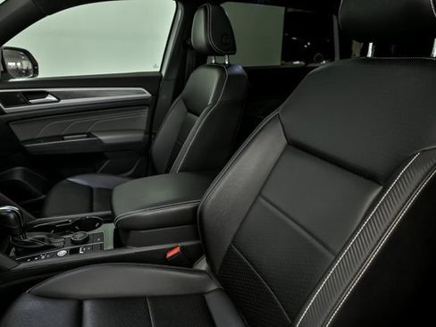 Certified 2022 Volkswagen Atlas Cross Sport SE image 12