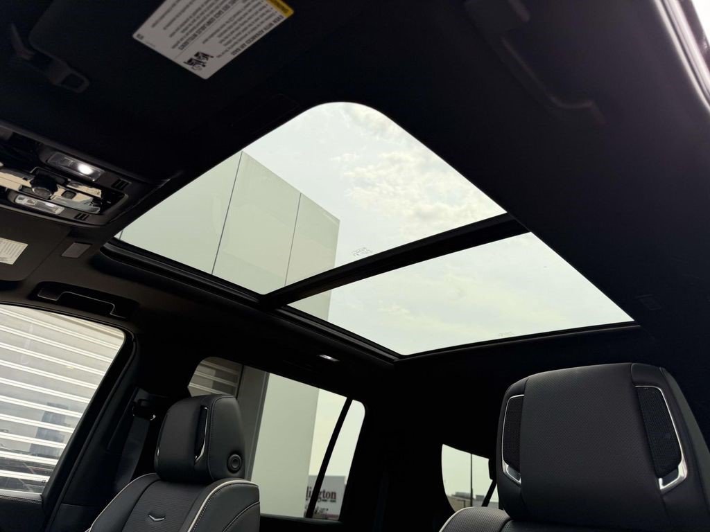 Certified 2025 Cadillac Escalade ESV Premium Luxury AWD/4WD image 24