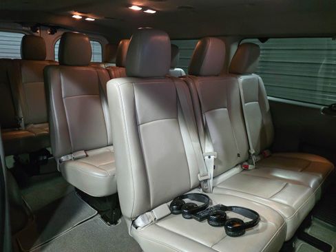 Used 2018 Nissan NV 3500 SL image 10