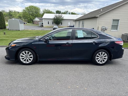 Used 2020 Toyota Camry LE FWD image 7