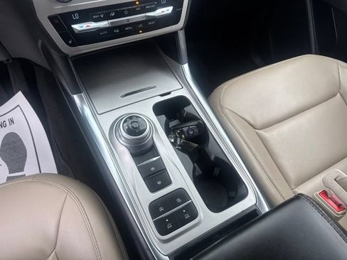 Used 2021 Ford Explorer XLT w/ Equipment Group 202A RWD image 19