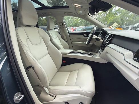 Certified 2024 Volvo XC60 B5 Plus AWD/4WD image 57