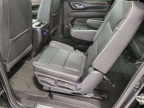 Certified 2023 Chevrolet Suburban Premier image 8